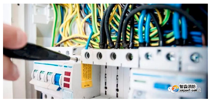 電氣圖紙中那些管線及敷設的字母符號表示什么意思?